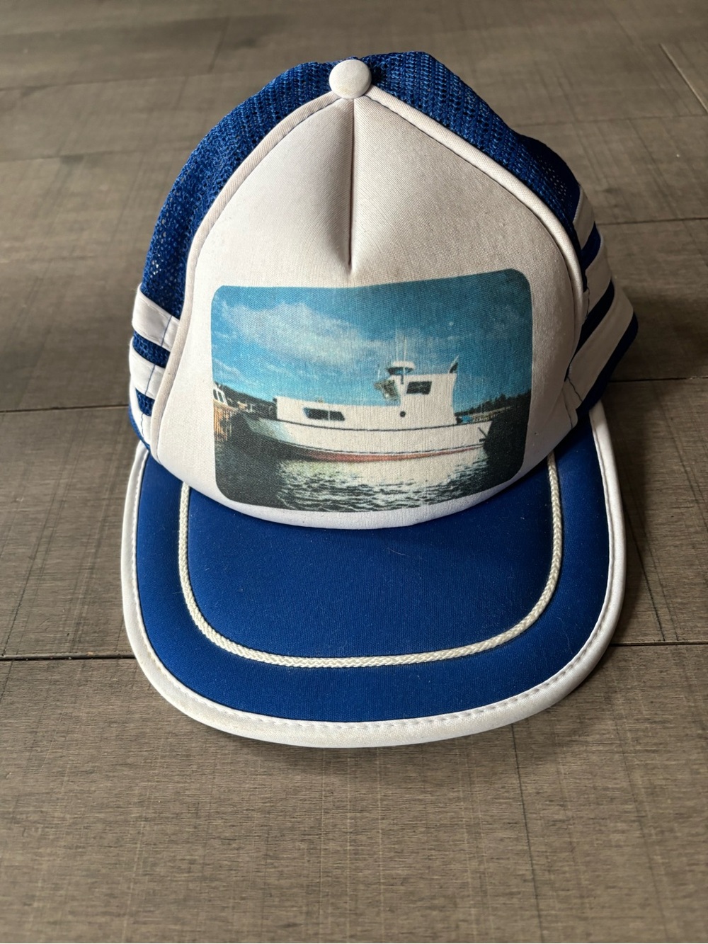 ♠️5/$25♠️Vintage Blue and White Trucker Hat with Boat Print